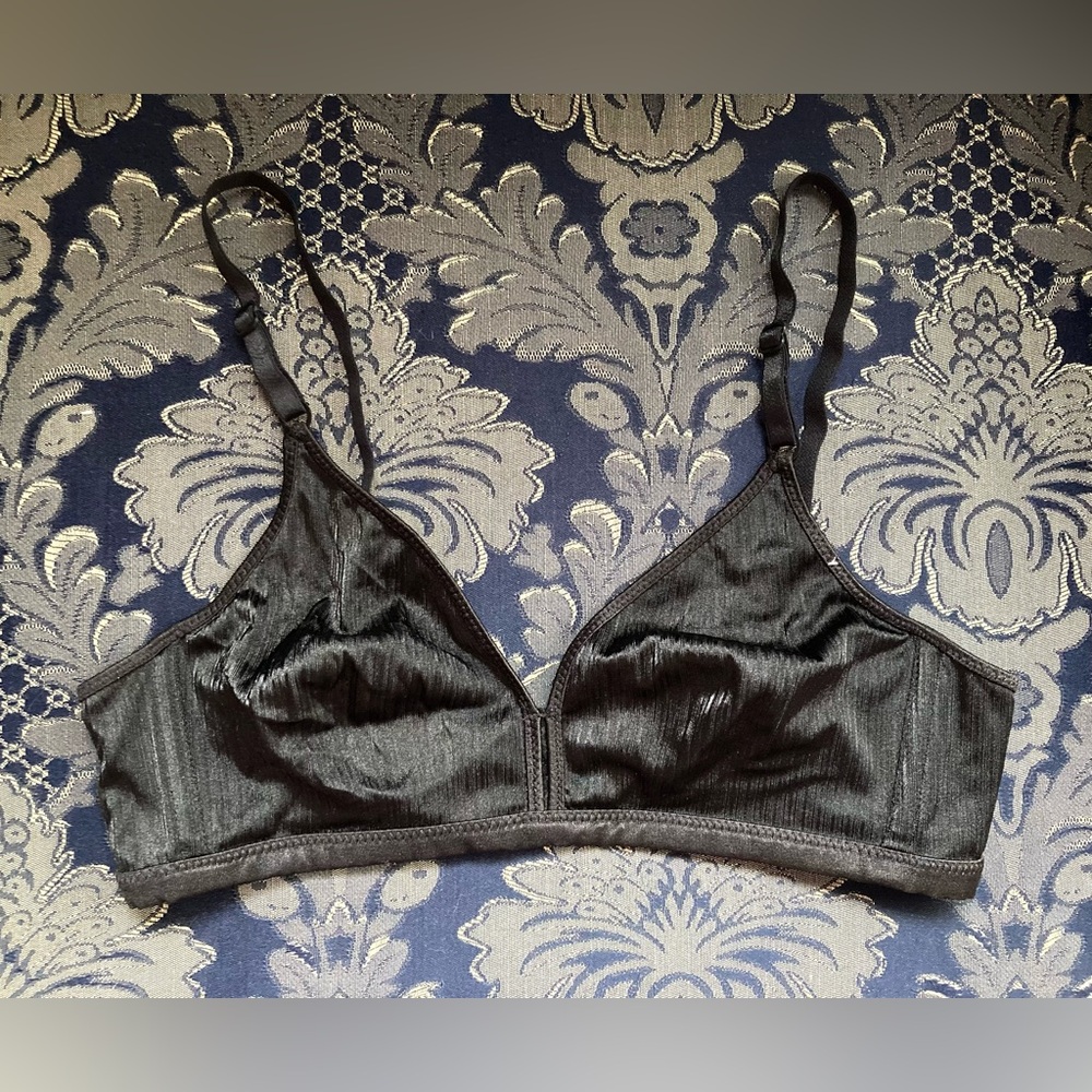 🐈‍⬛Black Vintage 90s Lily of France Bra, size 36B